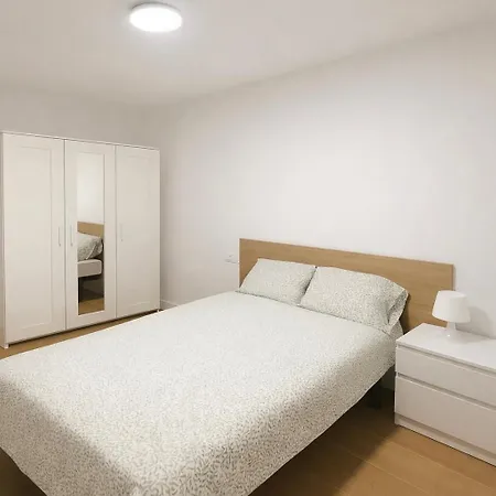 Esence 5 2 Banos Garaje A/c Wifi Lejlighed